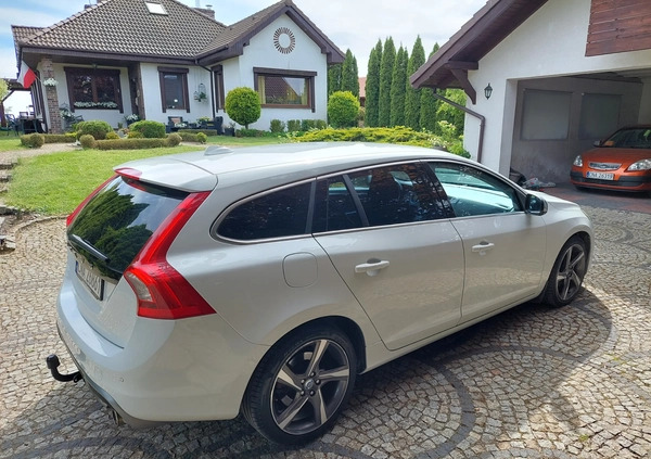 Volvo V60 cena 42400 przebieg: 149000, rok produkcji 2013 z Sejny małe 596